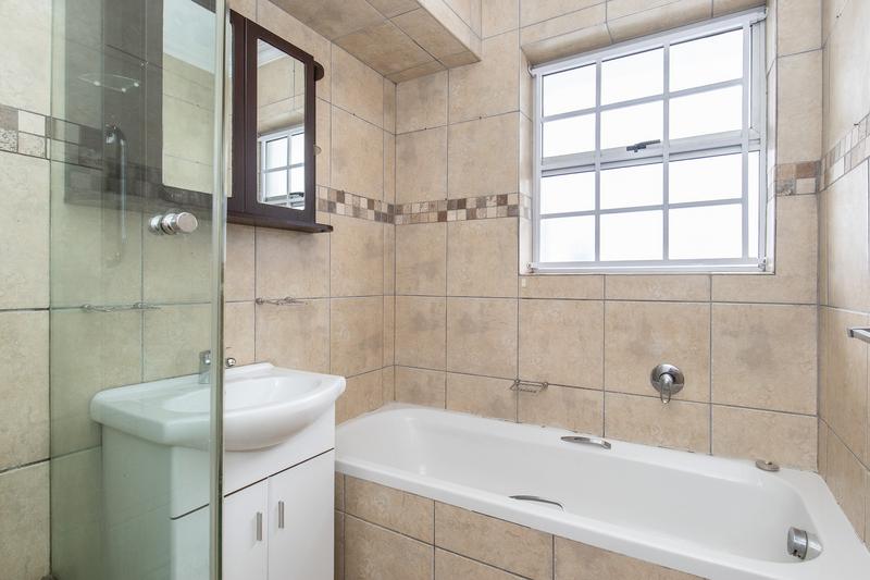 3 Bedroom Property for Sale in Sea Point Western Cape